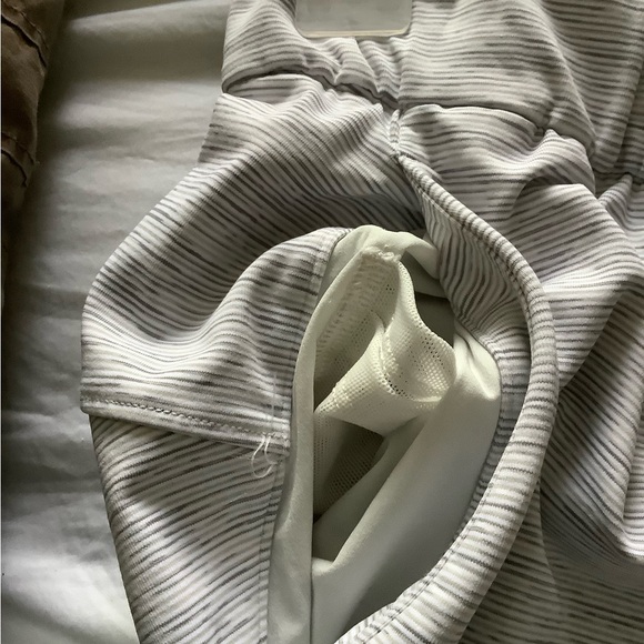 Lululemon pant” on the fly” - Picture 3 of 9